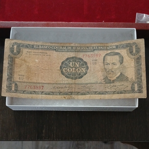 Other - El Salvador 1 Colón Banknote